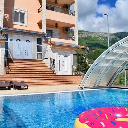 Villa Dolphin Apartments Petrovac Luaran gambar