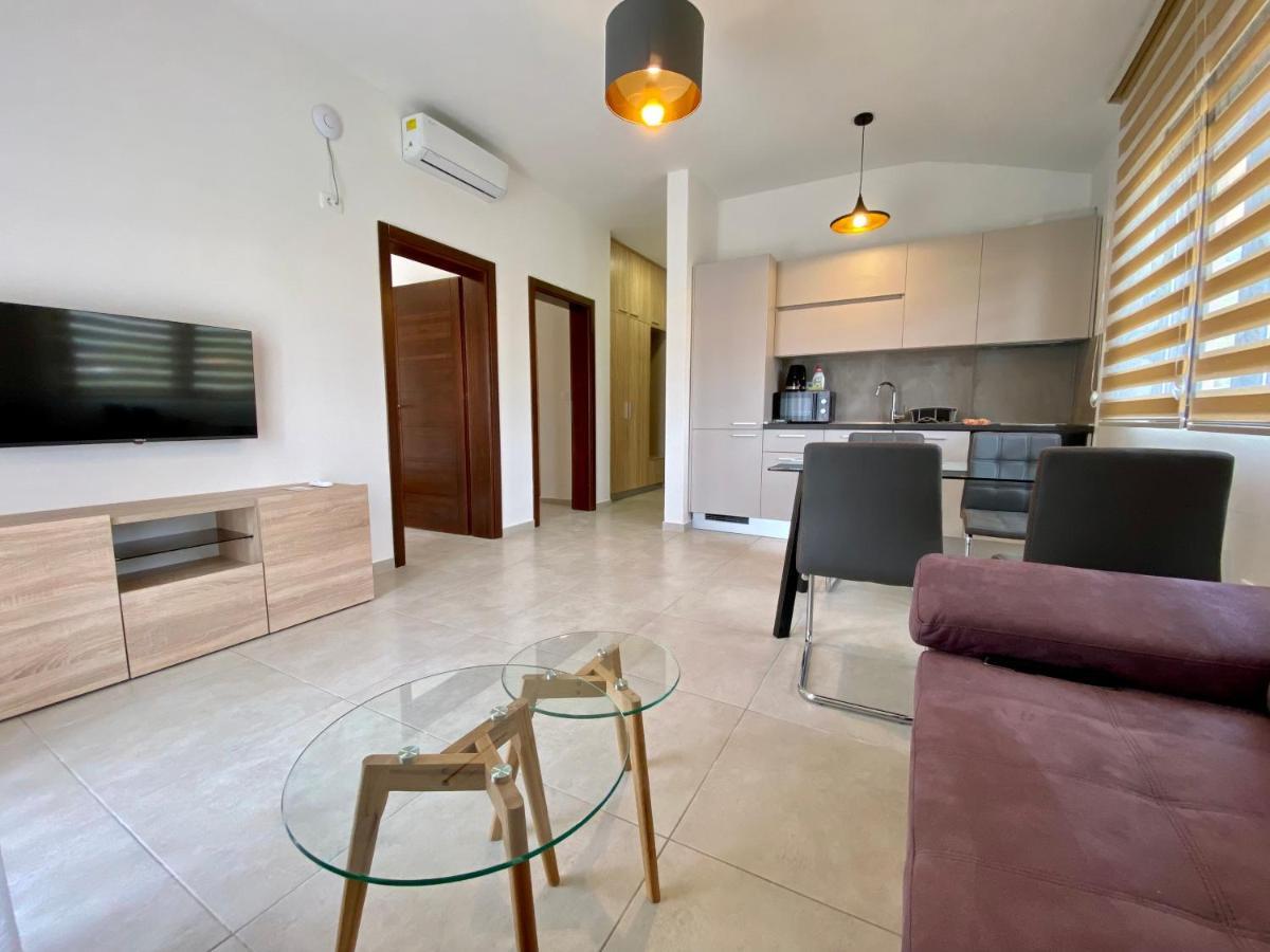 Villa Dolphin Apartments Petrovac Luaran gambar