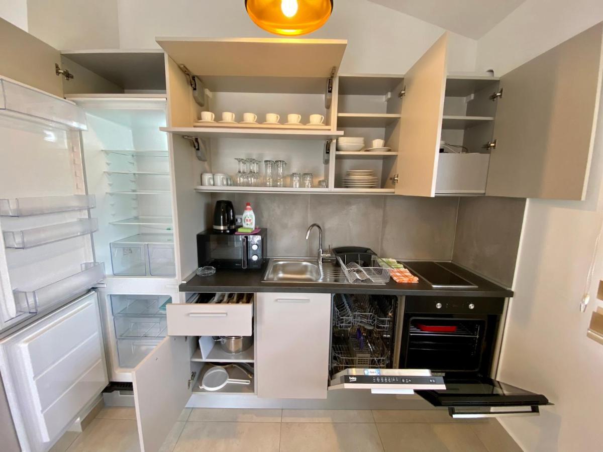 Villa Dolphin Apartments Petrovac Luaran gambar