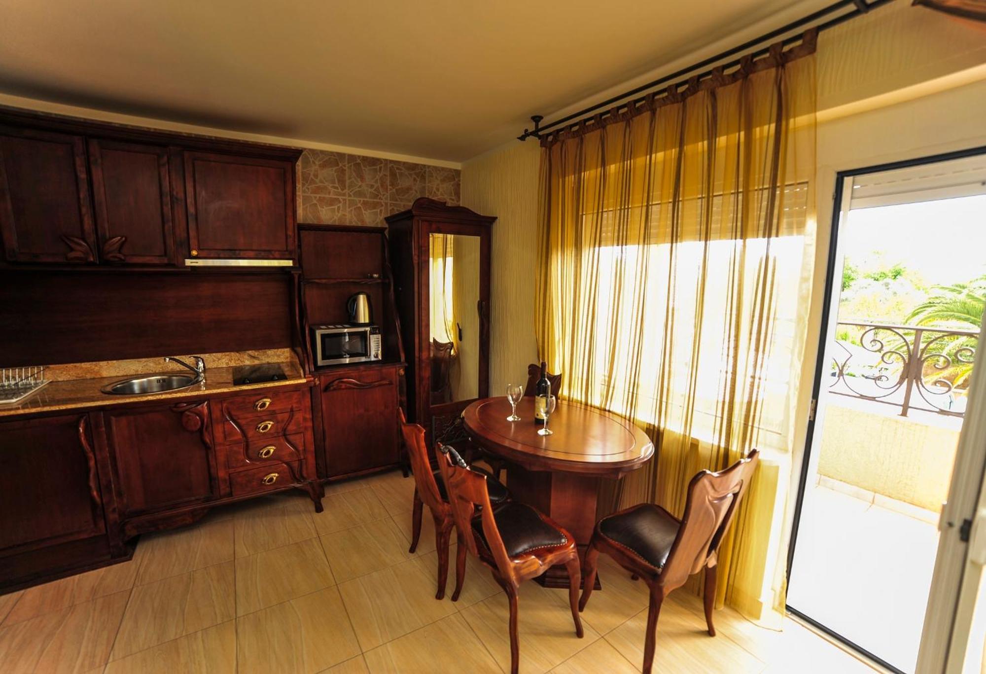 Villa Dolphin Apartments Petrovac Bilik gambar