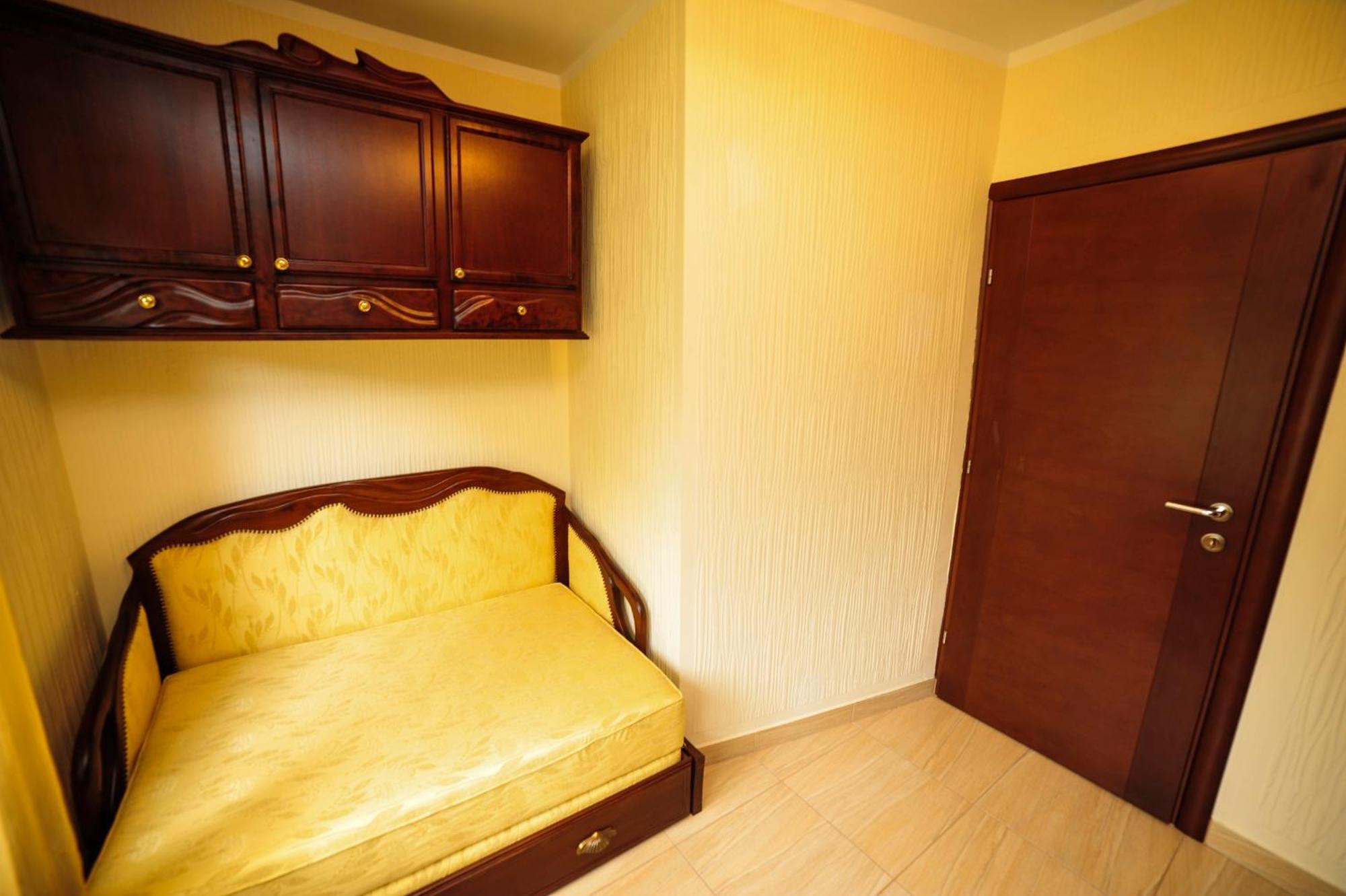 Villa Dolphin Apartments Petrovac Bilik gambar