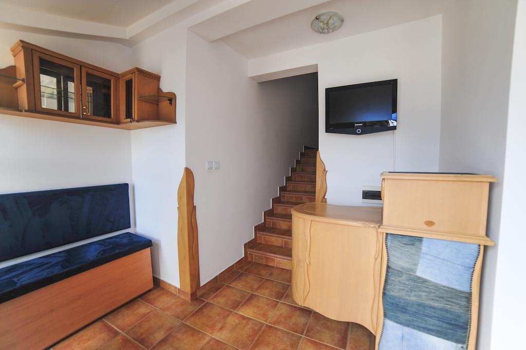 Villa Dolphin Apartments Petrovac Luaran gambar