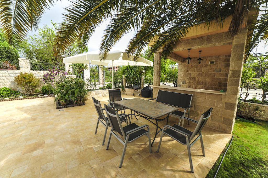 Villa Dolphin Apartments Petrovac Luaran gambar