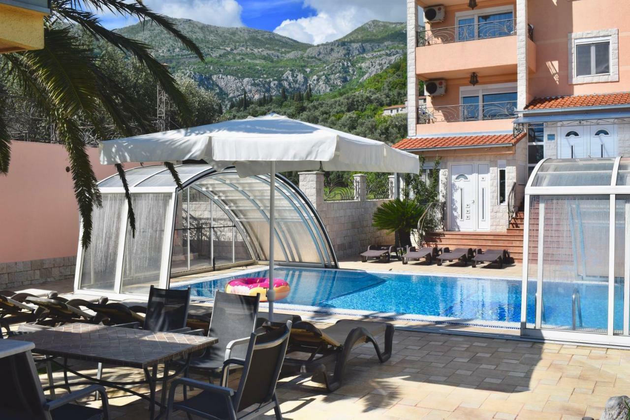 Villa Dolphin Apartments Petrovac Luaran gambar