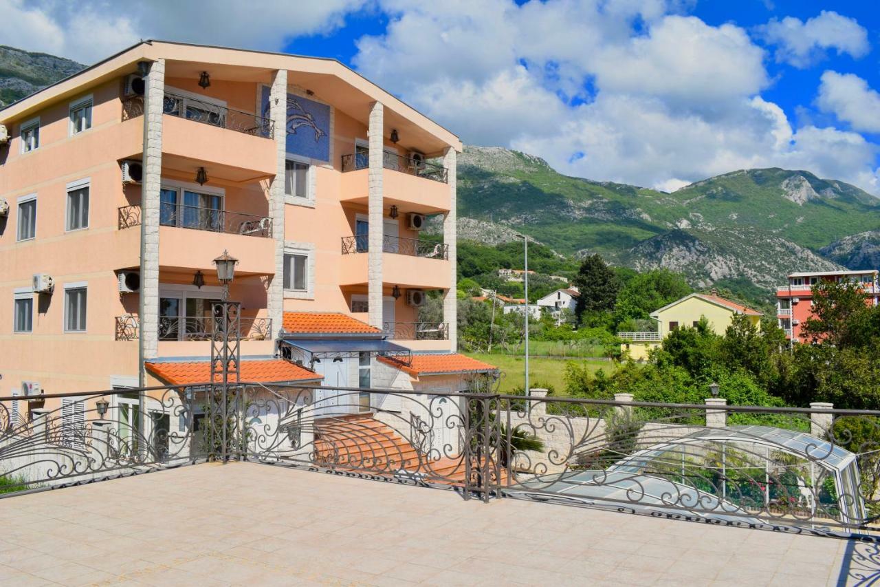 Villa Dolphin Apartments Petrovac Luaran gambar