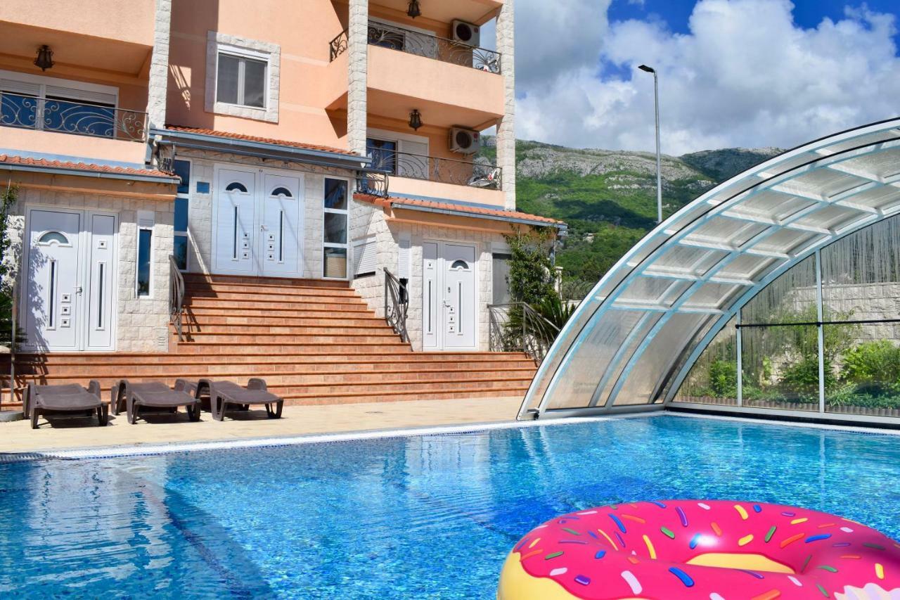 Villa Dolphin Apartments Petrovac Luaran gambar