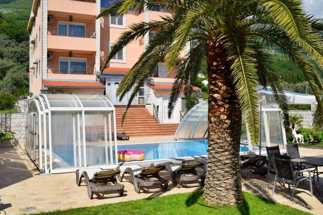 Villa Dolphin Apartments Petrovac Luaran gambar