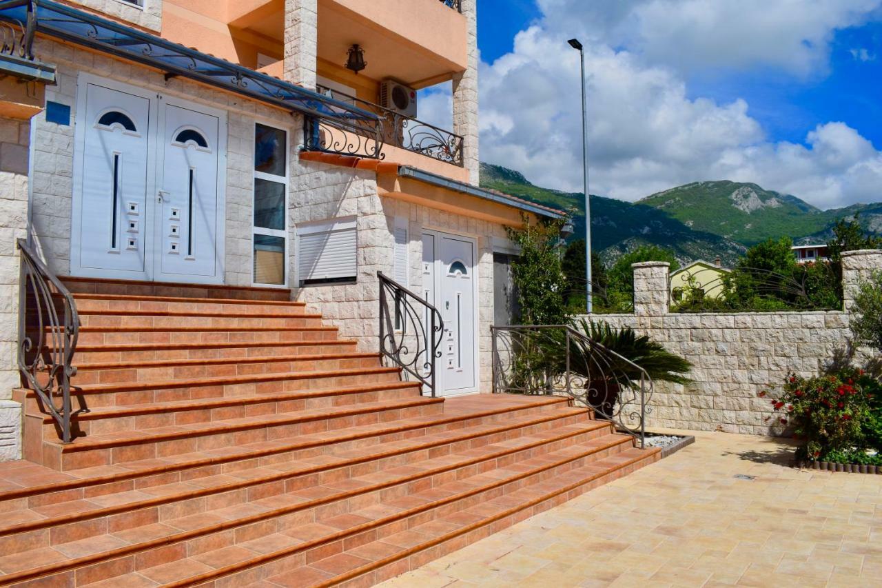 Villa Dolphin Apartments Petrovac Luaran gambar