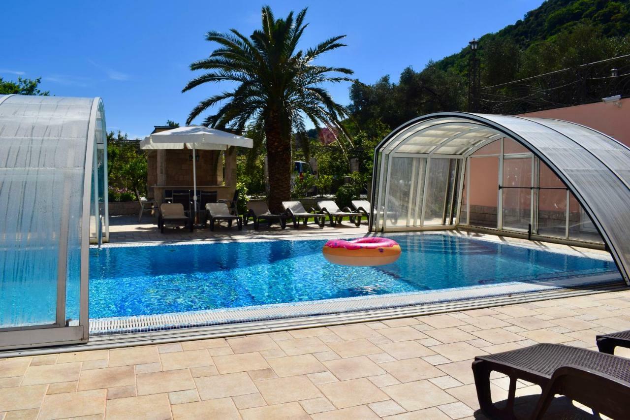 Villa Dolphin Apartments Petrovac Luaran gambar