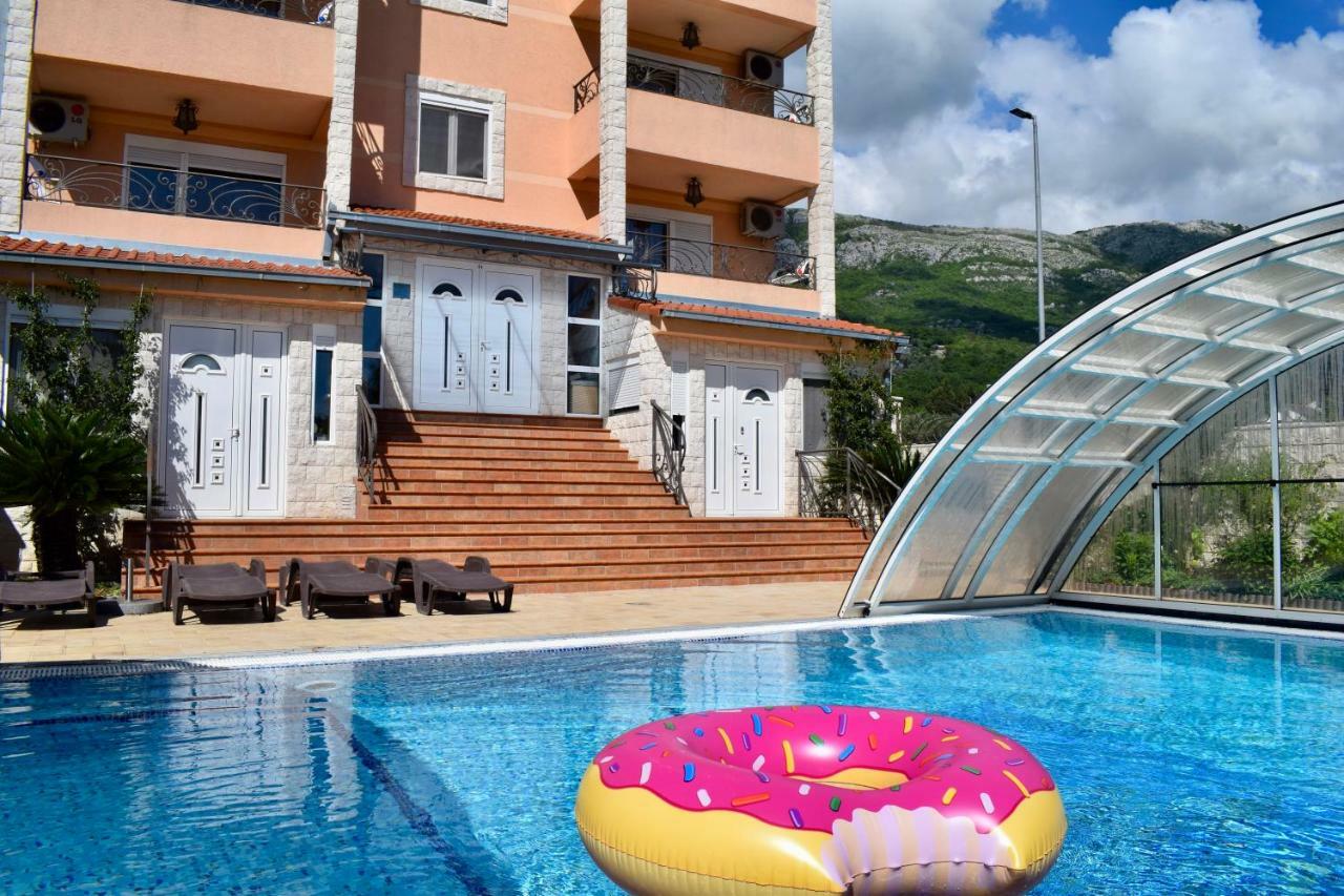 Villa Dolphin Apartments Petrovac Luaran gambar