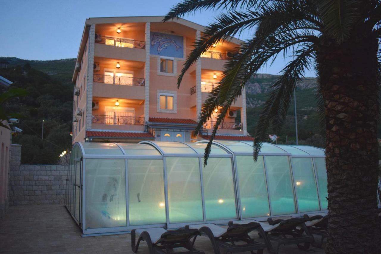 Villa Dolphin Apartments Petrovac Luaran gambar