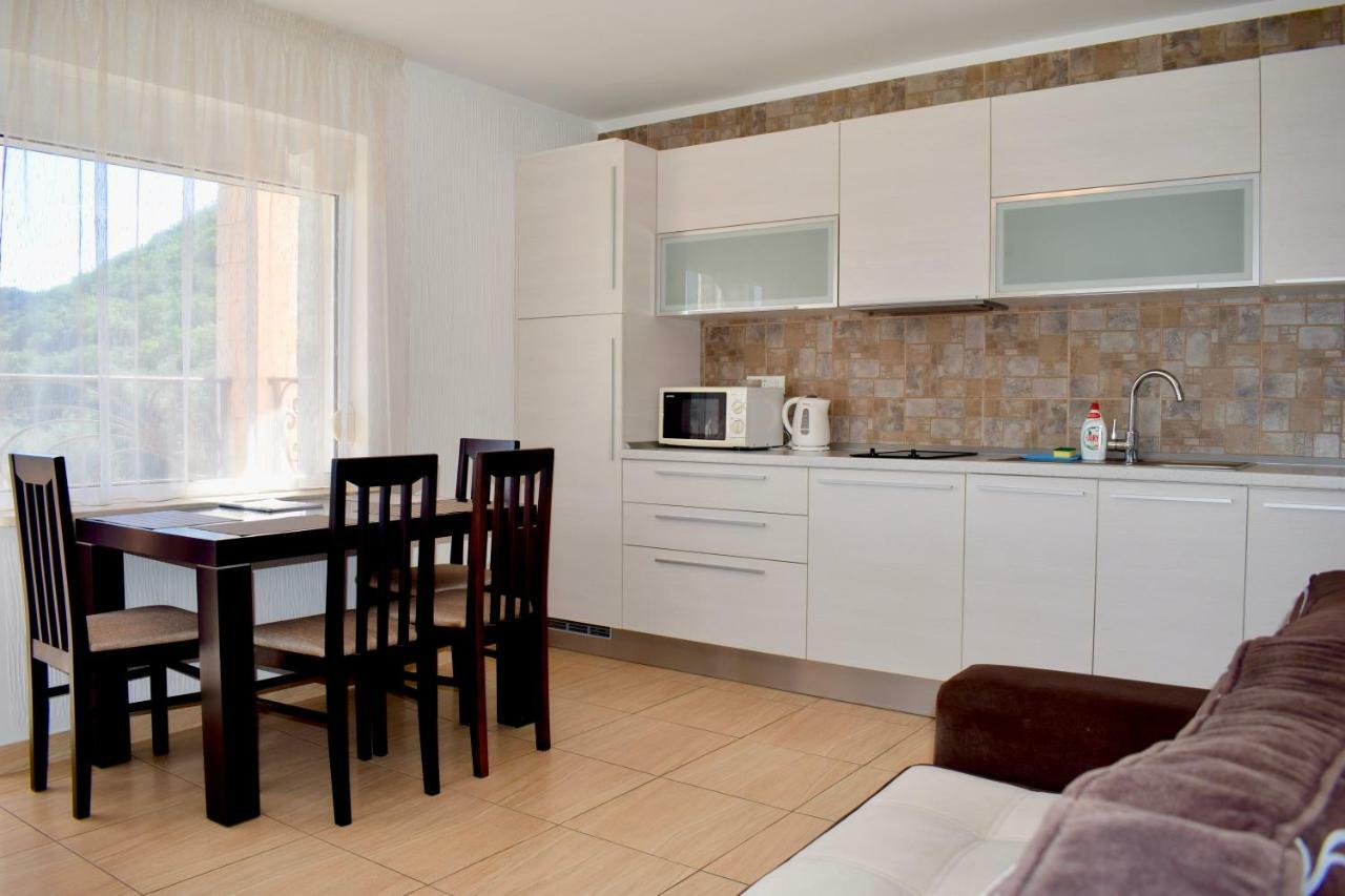 Villa Dolphin Apartments Petrovac Luaran gambar